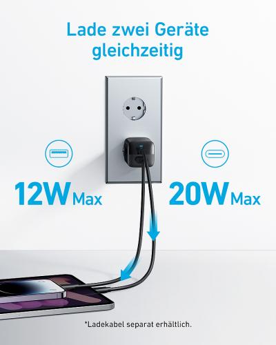 Dual USB-Ladegerät in einer Steckdose, zeigt die Möglichkeit, zwei Geräte gleichzeitig mit 12W und 20W zu laden
